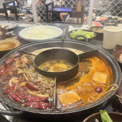 Feng Hotpot 冯校长老火锅, business photo 3