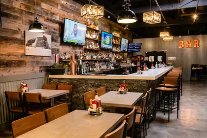 Metro City Restaurant & Bar, business photo 3